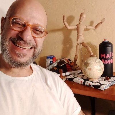 Artista plástico, ilustrador, sketcher e produtor cultural; trabalho e resido em Paraty/RJ/Brasil