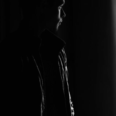 لا تعاتب أحداً لأن الجميع يدرگ مايفعله.....🇴🇲...... #﮼الأسود،دائما،يليق،بگ🖤