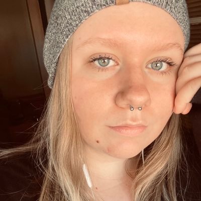 HI EVERYONE THIS WAS MY SCHOOL TWITTER but I lost access to my old account so welcome to the new Rant Account || she/her