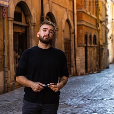 Magic_RR's profile picture. J’écrirai ma bio demain.