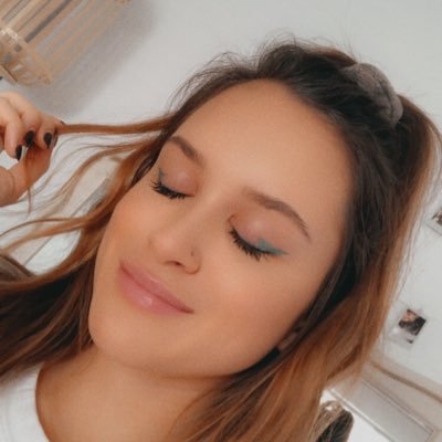 maddiecat_14's profile picture. this ain’t a purse it’s a satchel