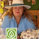 Woman Rancher- Speaker & author Annie Haven produces Authentic Haven Brand Natural Brew your 100% natural soil nutrient source garden & indoor plants #MooPooTea