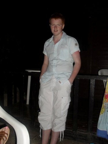 the name's Ross, and frankly if you don't see me in a crowd, you must be blind! #teamfollowback #walesforlife