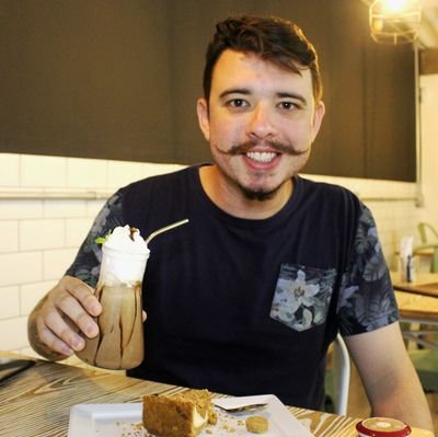 Mobile Developer;
Desde 91 juntando a fome com a vontade de beber.