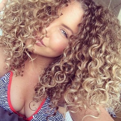 22 | looking for a sugar daddy😍 | hacked at 18.9k !!