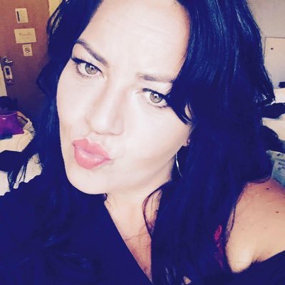 Esther from Leicester, live 🍔🍦🍷love 🌹❤️🦀laugh 😂vodka drinker #fibromyalgia #invisableillness