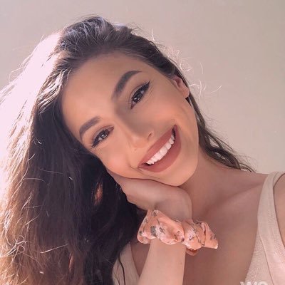 lipkissesx's profile picture. 𝐝𝐨𝐧’𝐭 𝐲𝐨𝐮 𝐤𝐧𝐨𝐰 𝐭𝐡𝐚𝐭 𝐬𝐮𝐧𝐬𝐡𝐢𝐧𝐞 𝐝𝐨𝐧’𝐭 𝐟𝐞𝐞𝐥 𝐫𝐢𝐠𝐡𝐭 𝐰𝐡𝐞𝐧 𝐲𝐨𝐮’𝐫𝐞 𝐢𝐧𝐬𝐢𝐝𝐞 𝐚𝐥𝐥 𝐝𝐚𝐲?