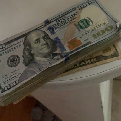 LA64638757's profile picture. 