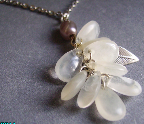 I specialise in hand made one off jewellery and accessories! You can find my products on Etsy. http://t.co/3ZaWamqqS0