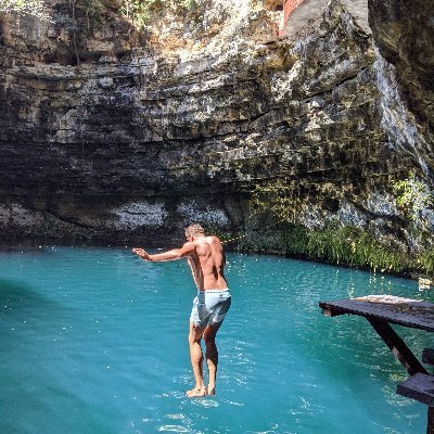 MaciekBeczek's profile picture. 