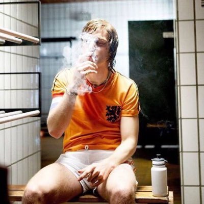 adcastellote's profile picture. Periodista | Escribo en @diarioas. Pasé por @abc_es, @OndaCero_es y @SportYou. ¡La pelota siempre al 10!.