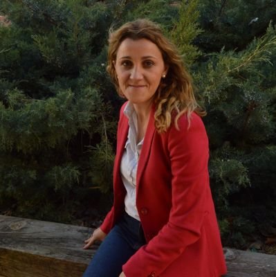 esthersocialho1's profile picture. 