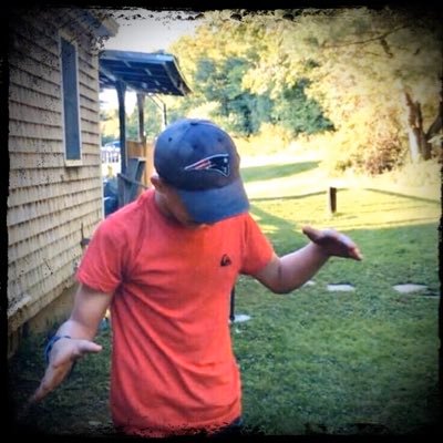 rowaneslin's profile picture. Hmm... What makes me special? Just have fun with it? I honestly don't know😂 Follow me on Mixer @ imrowaneslin