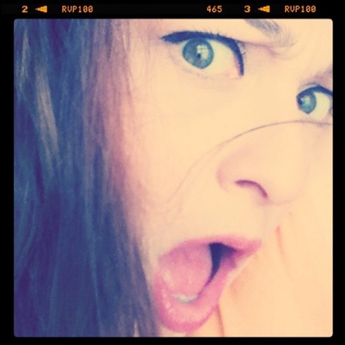 lamujerarana's profile picture. Rubia de mentiras. Asisto a bailes comunales.