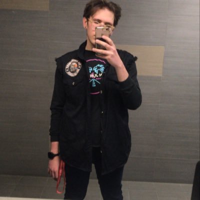 sharbradean's profile picture. not broken, just a baby