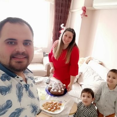 MertAKCAN33's profile picture. Evli mutlu çocuklarlıı