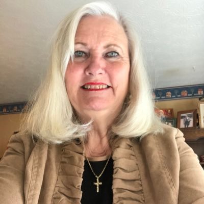 vickiharshbarg1's profile picture. Being a reporter/writer by career was perfect for this girl who’s curious about everything. Even nosy. I love to learn. Love my family, my friends, and my God.