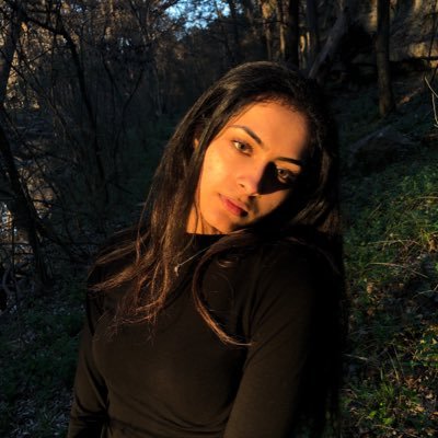 roshnisapru's profile picture. 