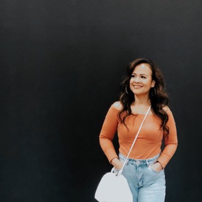 learyyyell_'s profile picture. Leriel LeeAnn: (и) 1989. Love God. Love people. Insta: learyyyell_ | roadtofit_learyyyell | ✌🏽