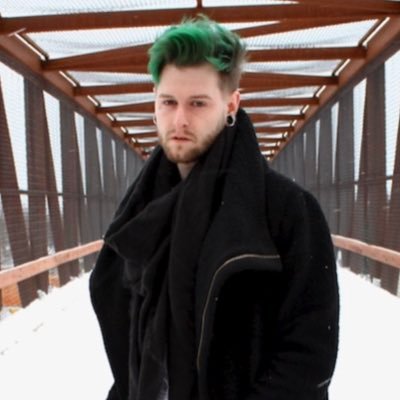 Wisconsin Based HairStylist// Queer Barber// IG: lorenlifka