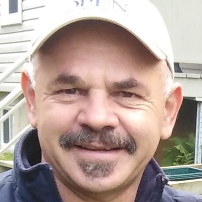 Ing. Pesquero, desde el 2003 Terapeuta, especializado en Masaje a personas con Cáncer.
Entrenador en misma área.