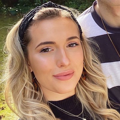 ellasehic's profile picture. Instagram - @ellasehic