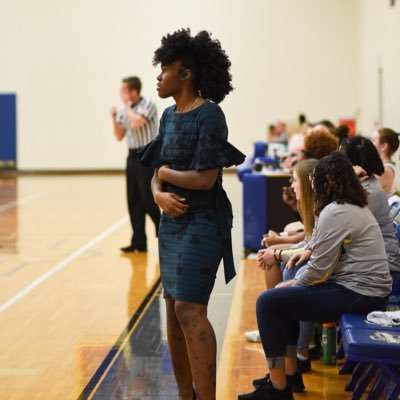 Women’s Basketball Coach Instagram:CoachQLewis