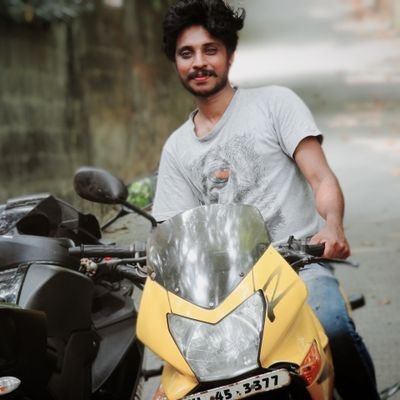 vishnur60603701's profile picture. 