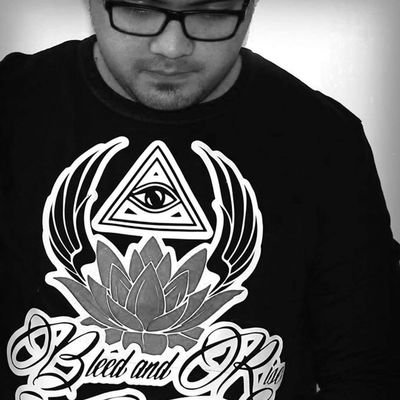 vantagelives's profile picture. enlightened