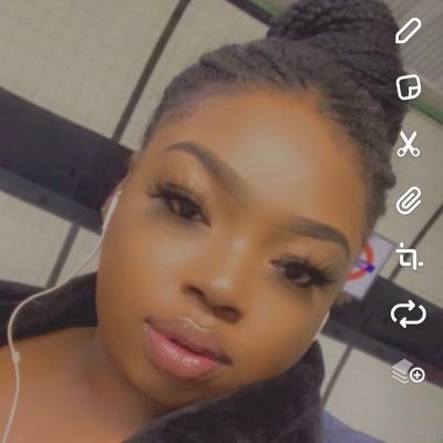 Omo’Naija 🇳🇬. ~CEO OF BADDESTBRAIDS & _SLAYBYVEE 💫🙏