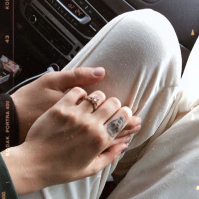 elfetett1's profile picture. ?