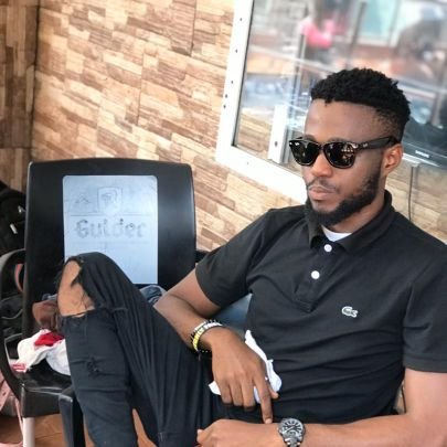 kenzolinks's profile picture. no matter what goes around you, just keep moving forward ➡➡