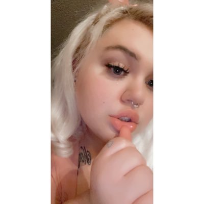 Elvis is my daddy, Marilyn’s my mother, Jesus is my bestest friend 🧸🦷💒
