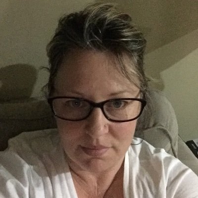 halliemarz's profile picture. 