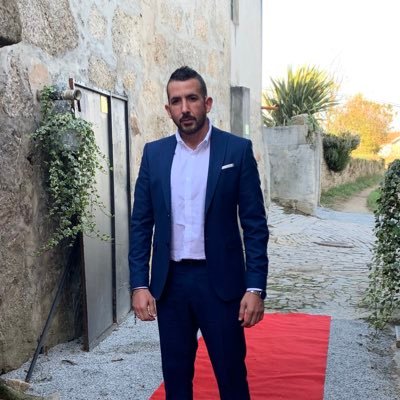 teamlea04848057's profile picture. Il est préférable être ailleurs si ailleurs n’est pas ici ...