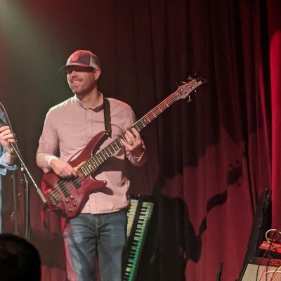 Bassist for Ear Me Now, a 6 piece reggae band looking to book gigs around the Philly and Jersey area.