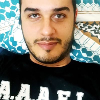 Projetos de identidade visual para empresas e profissionais.