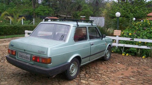 Gosto de falar de carro, sou muito apaixonado por carro antigo.