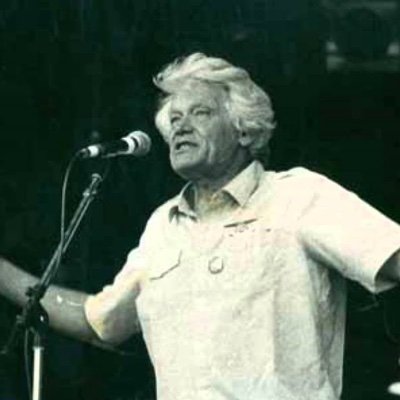 howtomakeaclass's profile picture. @jacobinmag Making of the English Working Class book-cast w/  @alexnpress/@gabrielwinant. https://t.co/VbUmkmvTtk or https://t.co/ZCleXmyvOa