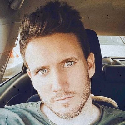 Zeusgimenez's profile picture. Corredor de seguros.                     Profesor E.F. / Entrenador Nivel III ⚽ Duerme menos y sueña más ✨