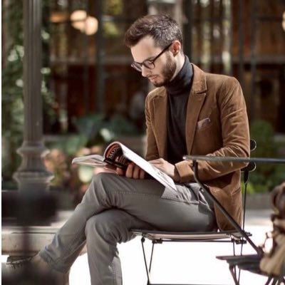 童貞を、女の抱ける男にする❗️院で文学教授を目指していたアラフォー(書籍出版済み)。今は恋愛YouTubeモテネットMAEDAに、「童貞卒業100の実践」コラボ中。ナンパを収益化したプロナンパライター。🉐只今ワンペーパーで、ナンパの際の新規店舗の開拓協力&ラブホまでの導線リハーサル引き受けます❗️DM待ってます😁
