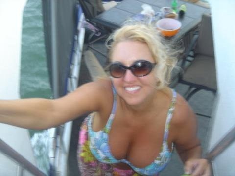 debzmat's profile picture. wife, mother & general manager