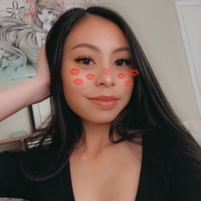 pooolyne's profile picture. I am a professional baby holder