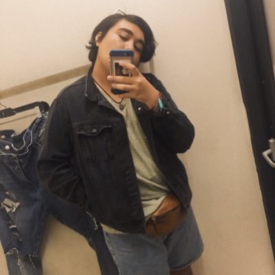 repootation's profile picture. 🦋 19 ♑🍒🌟