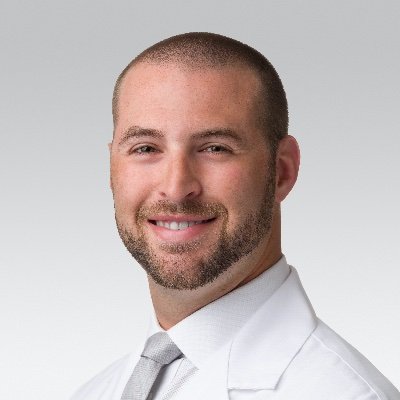 Orthopaedic Sports Medicine Surgeon at @NorthwesternMed @NMOrtho. Assistant Professor of Orthopaedic Surgery at @NUFeinbergMed. Assistant Team Physician @Cubs.
