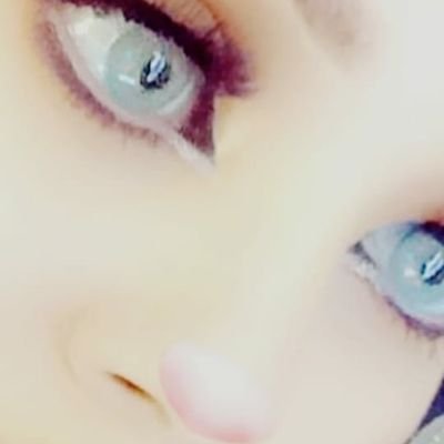 ‏تستطيع ان تغير هذا العالم بابتسامة بسيطة .

_🖤❤