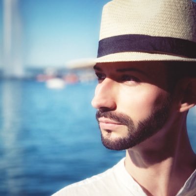 AurelyanDjnvrv's profile picture. Tout commence par un hashtag. #Communication #SocialMedia et #Marketing mais pas que...  Addict. Retrouvez-moi sur mon compte #Eurovision @AurelyanESC