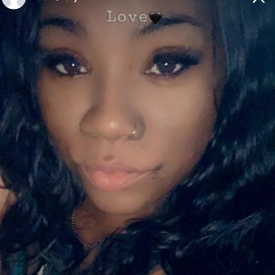 stepbackbihh's profile picture. 