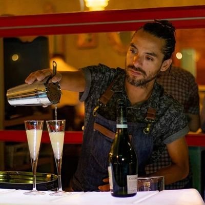 Bartender Fundador de Bartolomé Bar 
https://t.co/nE72BNYDDo
https://t.co/SFD43kq9ev