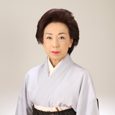 日本舞踊西川流 家元補佐・ 西川陽子です。 YouTube : 西川陽子日本舞踊 「日本舞踊の基礎動作・基本練習」https://t.co/3Xlf2ypBd9 ・日本舞踊 長唄「秋の色種」https://t.co/6fvEVRxRwk